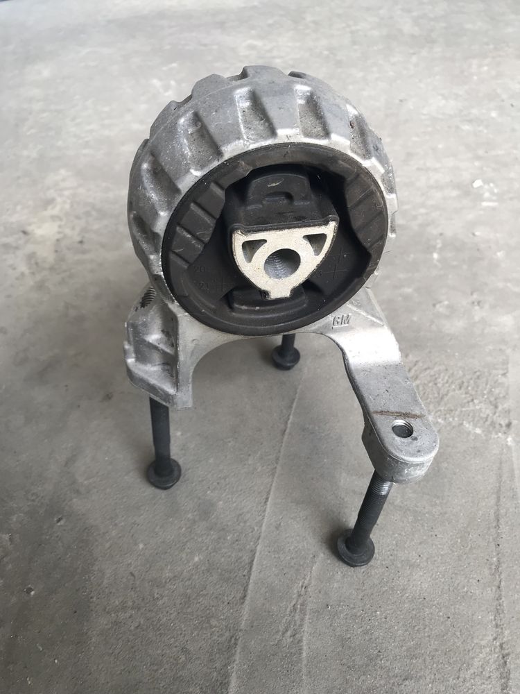 Подушка двигуна Chevrolet Bolt EUV