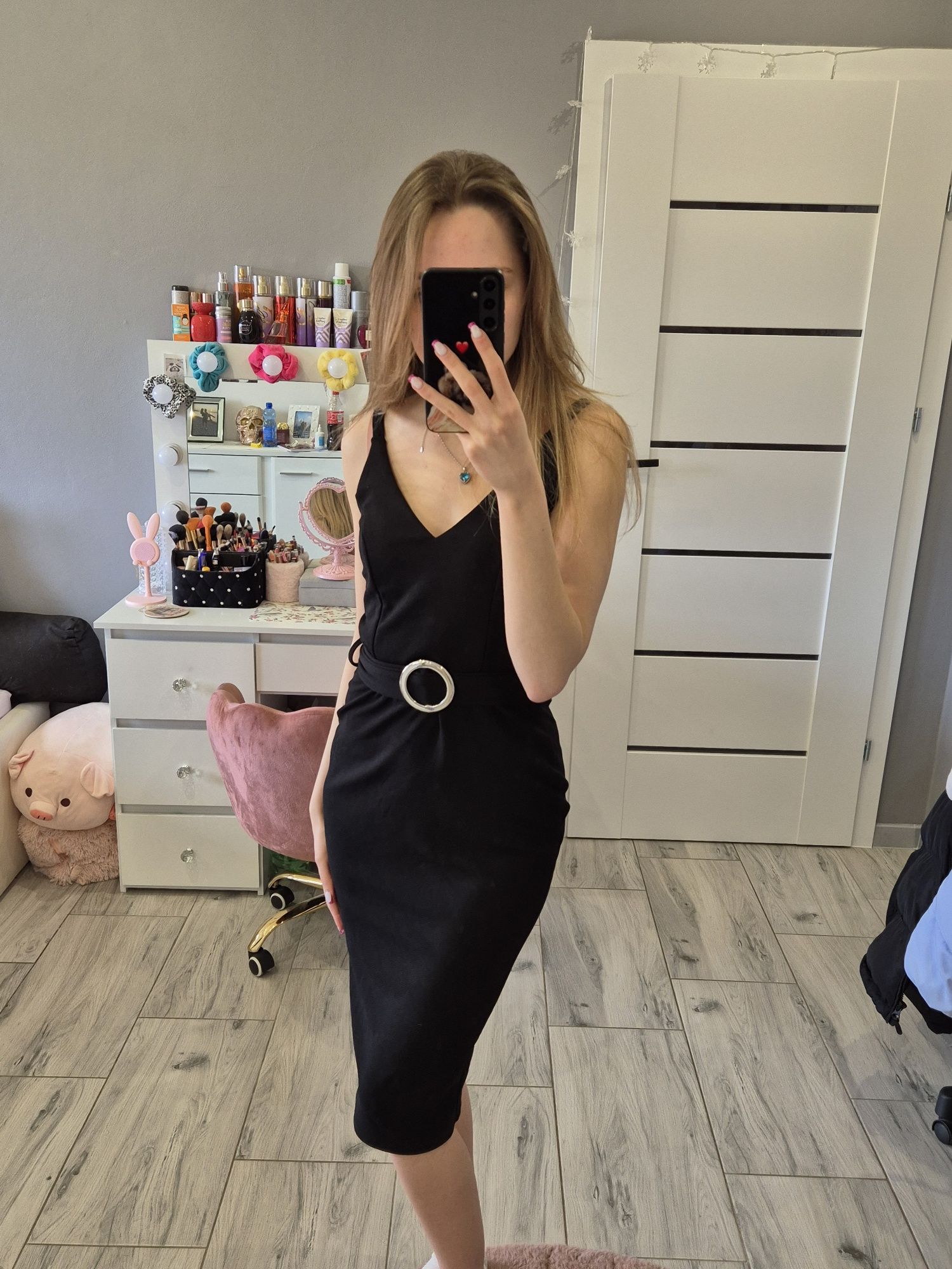 Dopasowana elegancka sukienka midi S/M