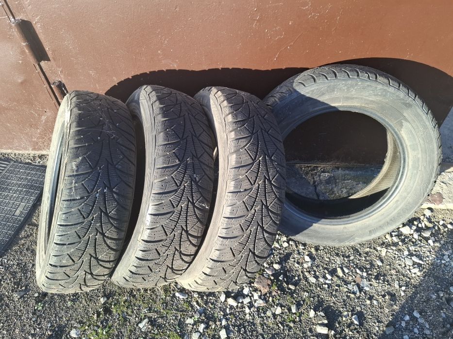 Opony zimowe 15 cali.