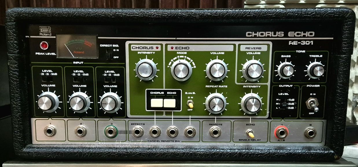 ROLAND RE-301 CHorus Echo