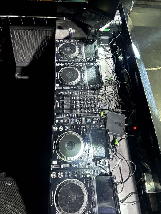 Aluguer de mesas / som para festas