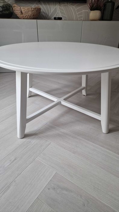 Okrągły stolik Ikea