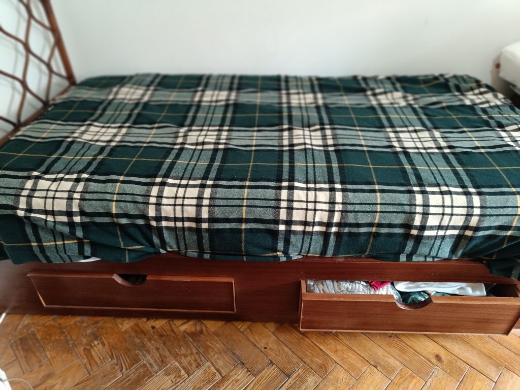 Cama corpo e meio com gavetas