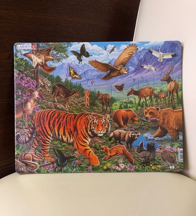 Нові Пазли Larsen