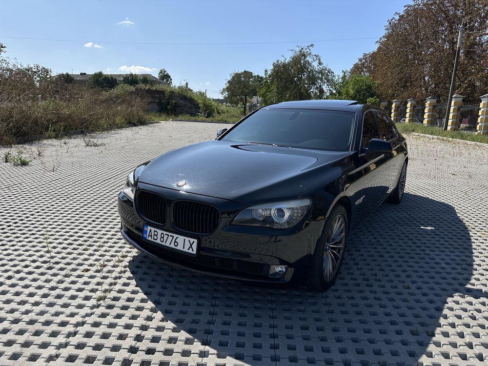 Продам BMW 740Li 2011