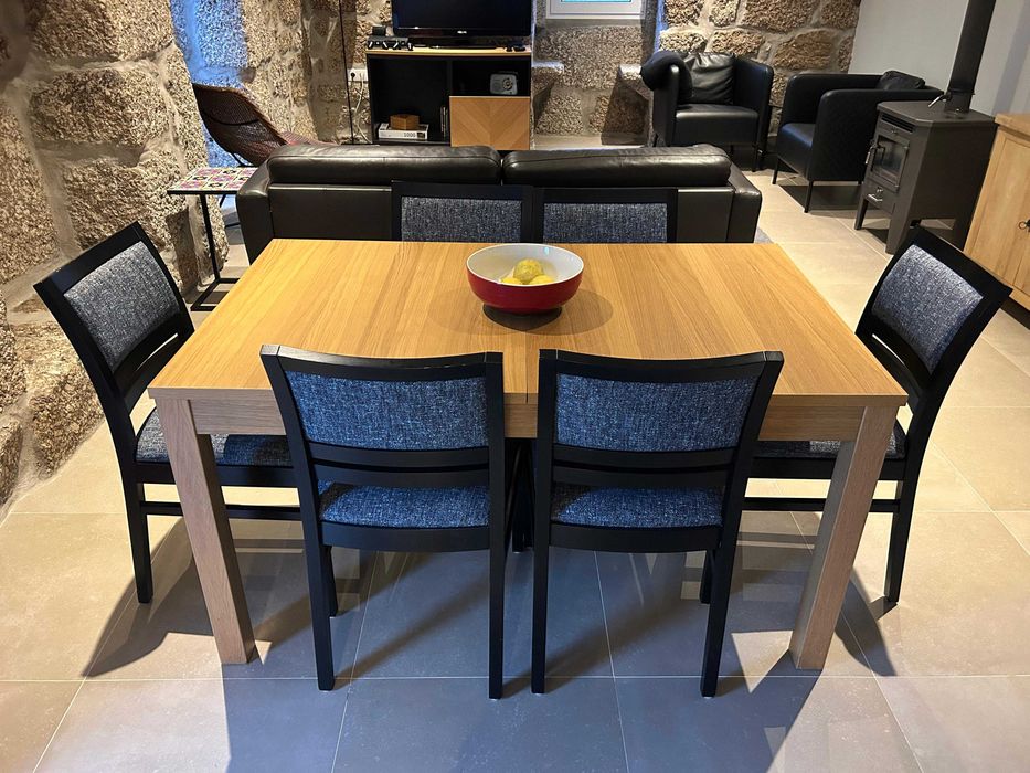 Vendo Mesa Sala/Jantar Extensível + 7 Cadeiras