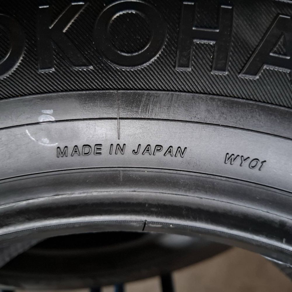 225/65/16c R16c Yokohama BluEarth WY01 4шт нові зима