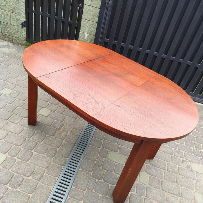 Owalny dębowy stół,rozkładany. Stylizowany na Art Dèco