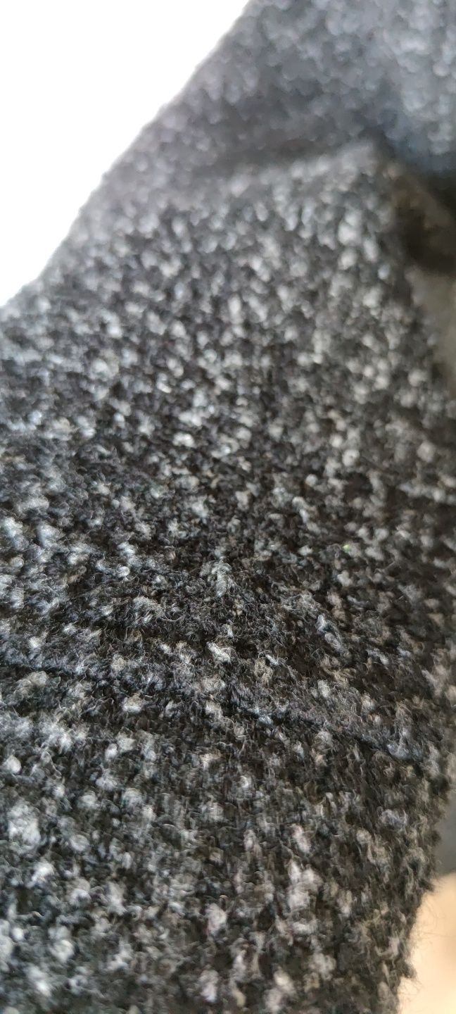 Płaszcz jesień zima Sisley M/L  72% wełna czarny