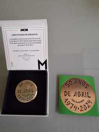 Medalha dos 50 anos do 25 de Abril + oferta