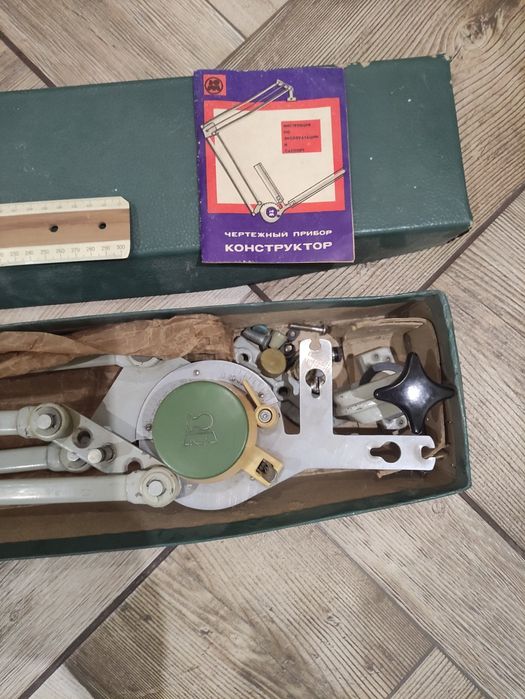 Чертежный прибор Конструктор