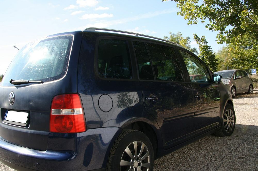 Volkswagen Touran 2.0 TDI na aluskach długie opłaty