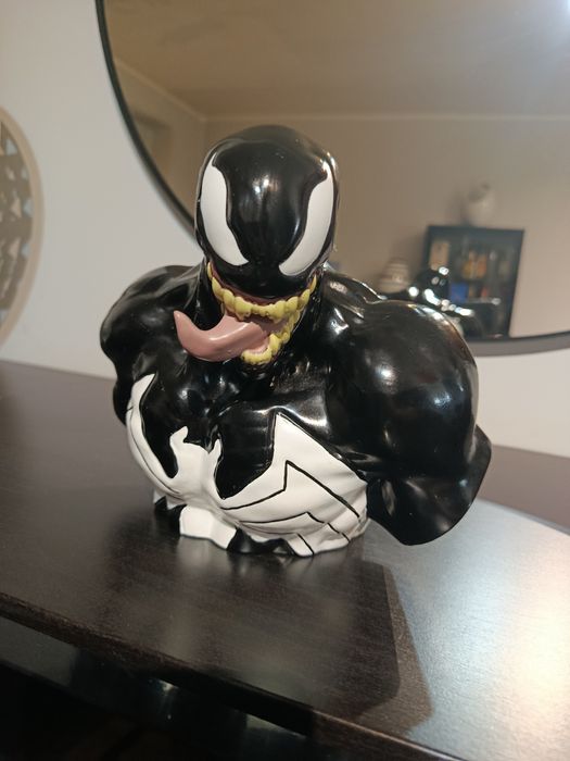 Venom Marvel mealheiro
