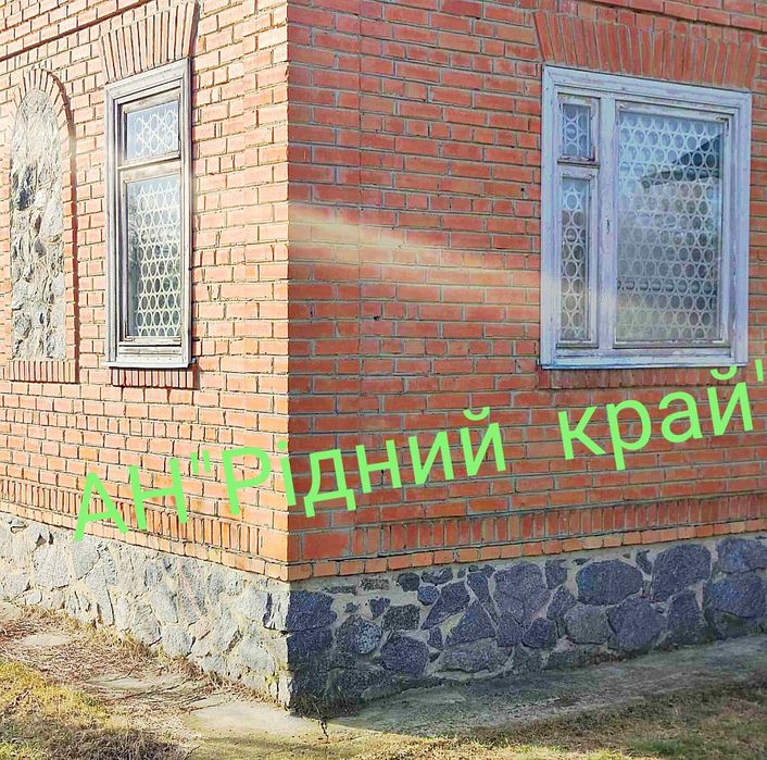 Якісна цегляна  2 пов . дача-будинок поруч з річкою .