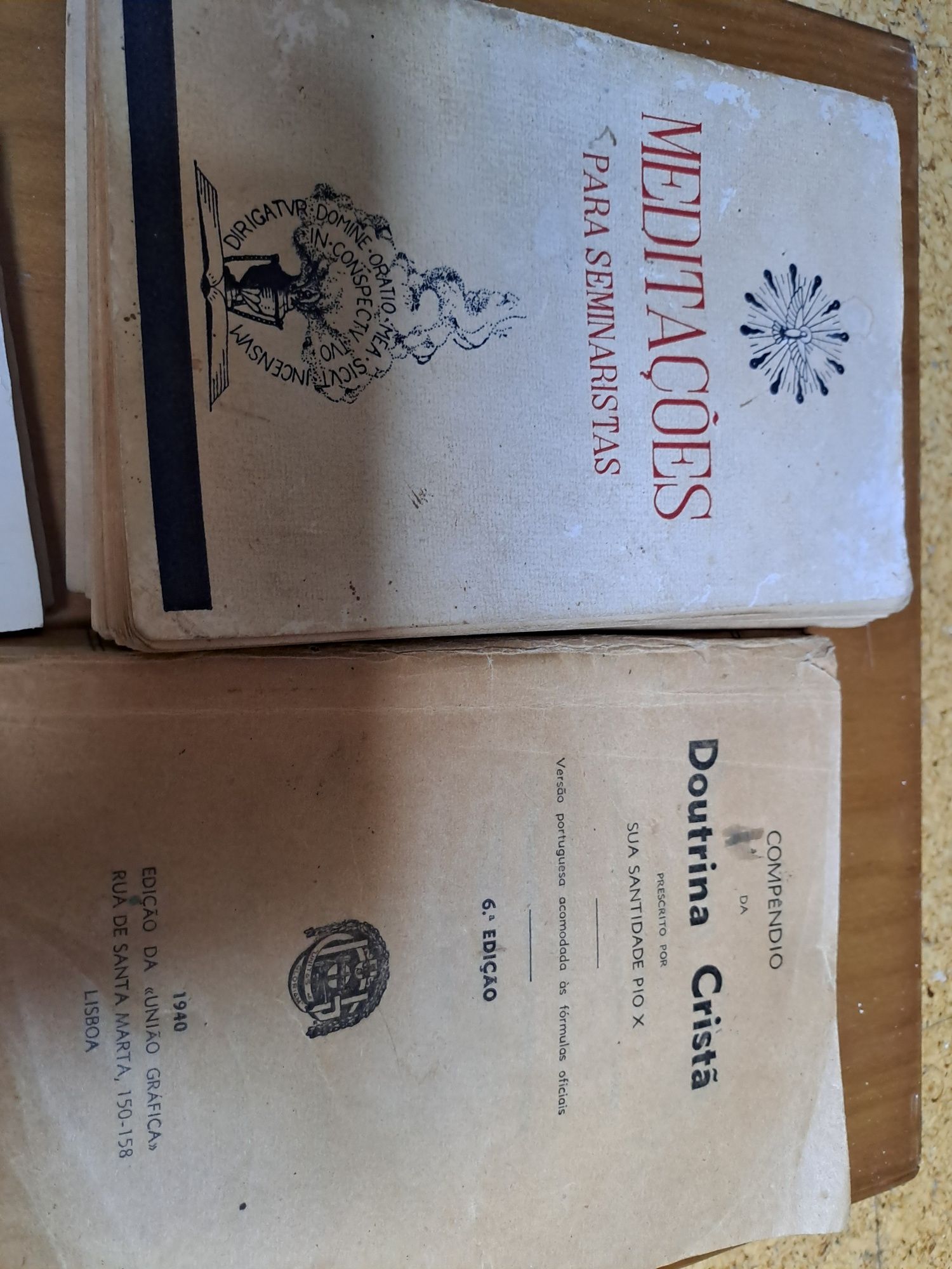 Livros antigos religiosos