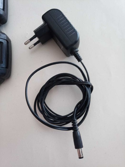 Conjunto baterias e carregador POWX00500 em bom estado