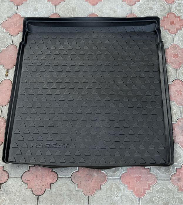 Оригінальний коврик в багажник Volkswagen Passat B7 2010-2015