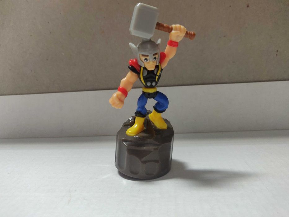 Фигурка героя Kinder Surprise maxi, Marvel Thor, 9 см.