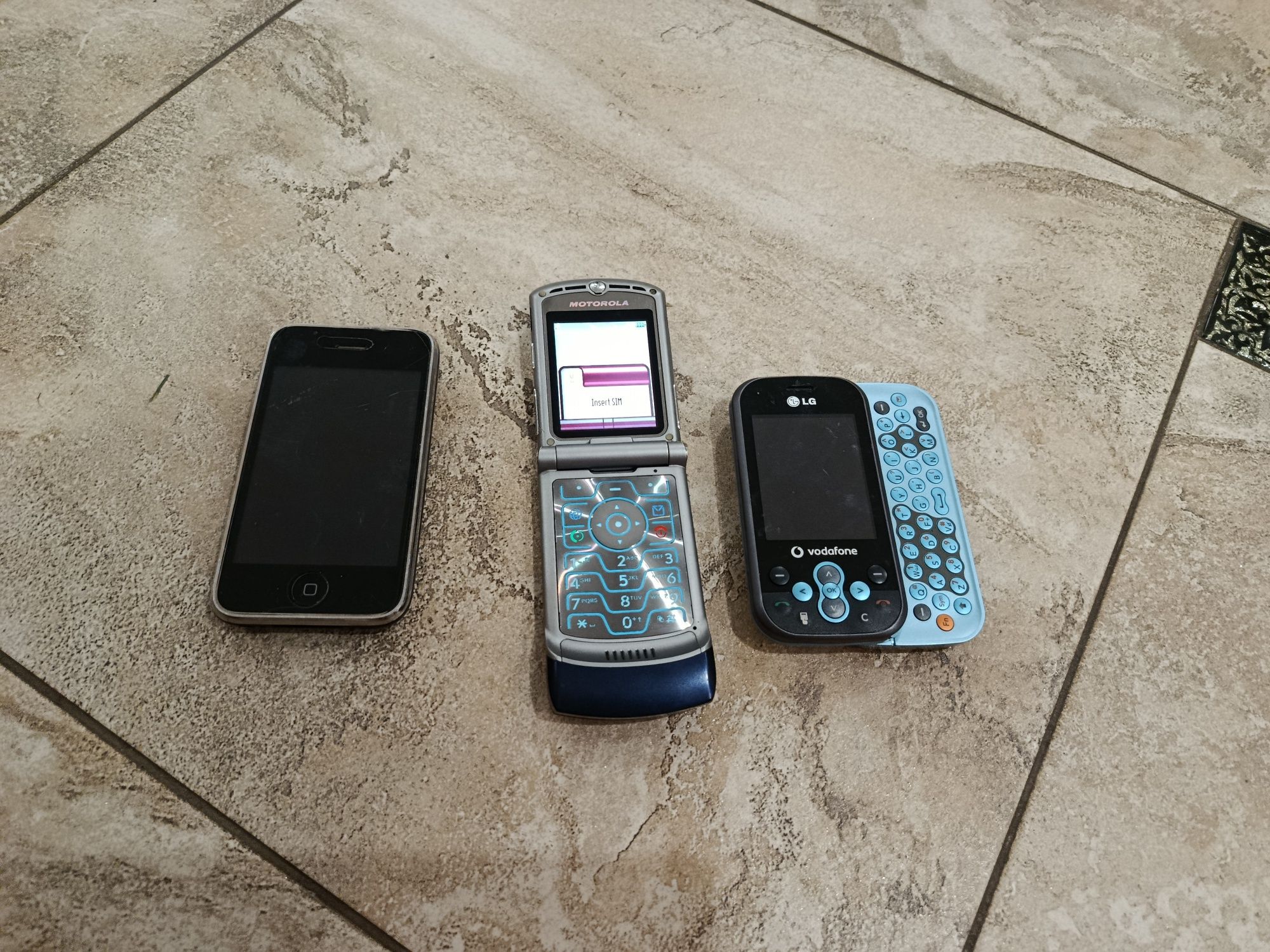 iPhone 3GS 32 , LG , Motorola лот телефонів
