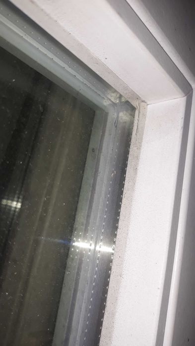 Drzwi balkonowe oraz okna  hermetyczne drewniane stan bardzo dobry