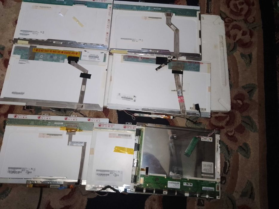 Продаются экраны для ноутбук разных размеров