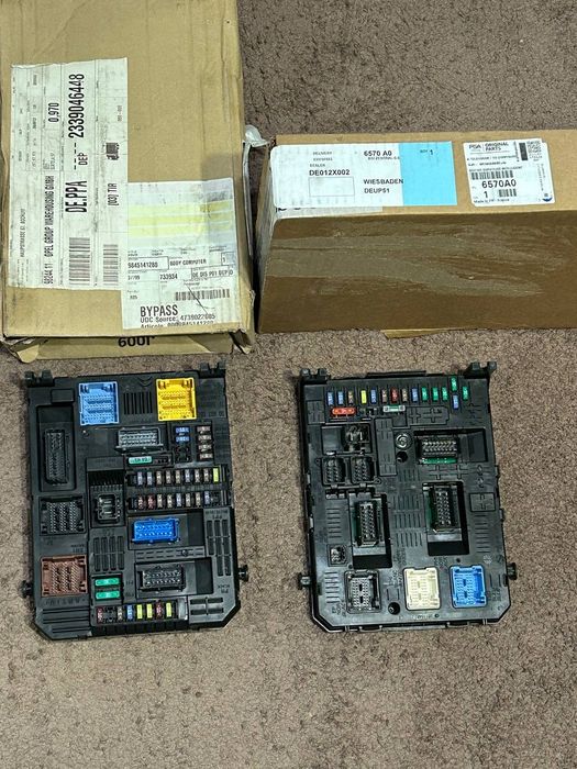 Блок запобіжників BSI Пежо Сітроен Тойота 9804381880 - 9845141280