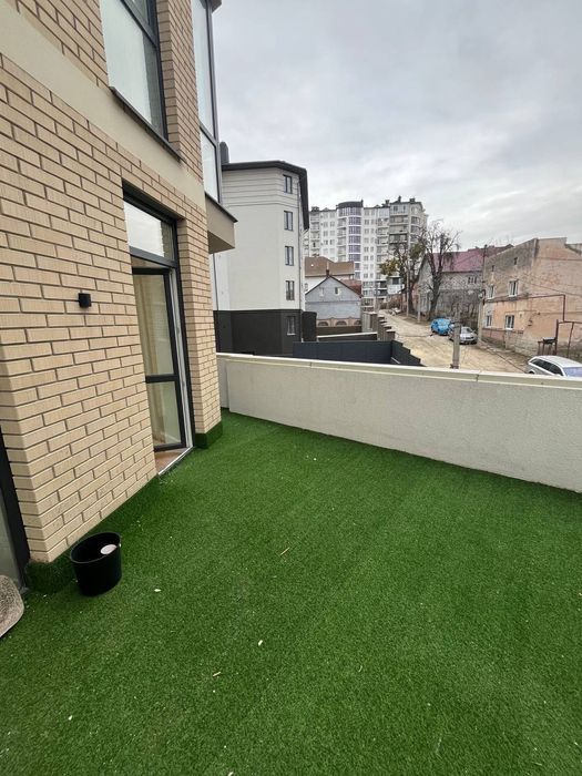 Здається 2кімн. Новобудова з терасою та паркінгом  паркова зона