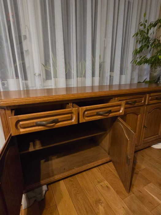 Komoda dębowa, szerokość 195 cm, wysokość 82 cm, głębokość 42 cm
