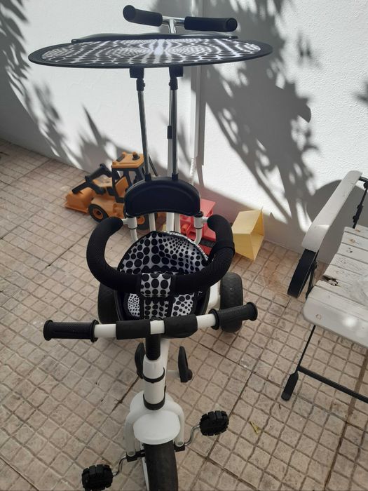 Triciclo fácil de conduzir