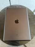 Zamienię lub sprzedam iPad 9 256 GB Wi-Fi + klawiatura Logitech.