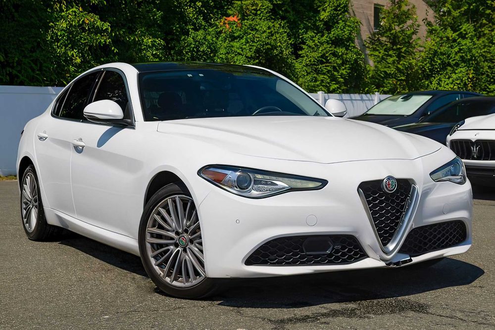 Alfa Romeo Giulia      2017