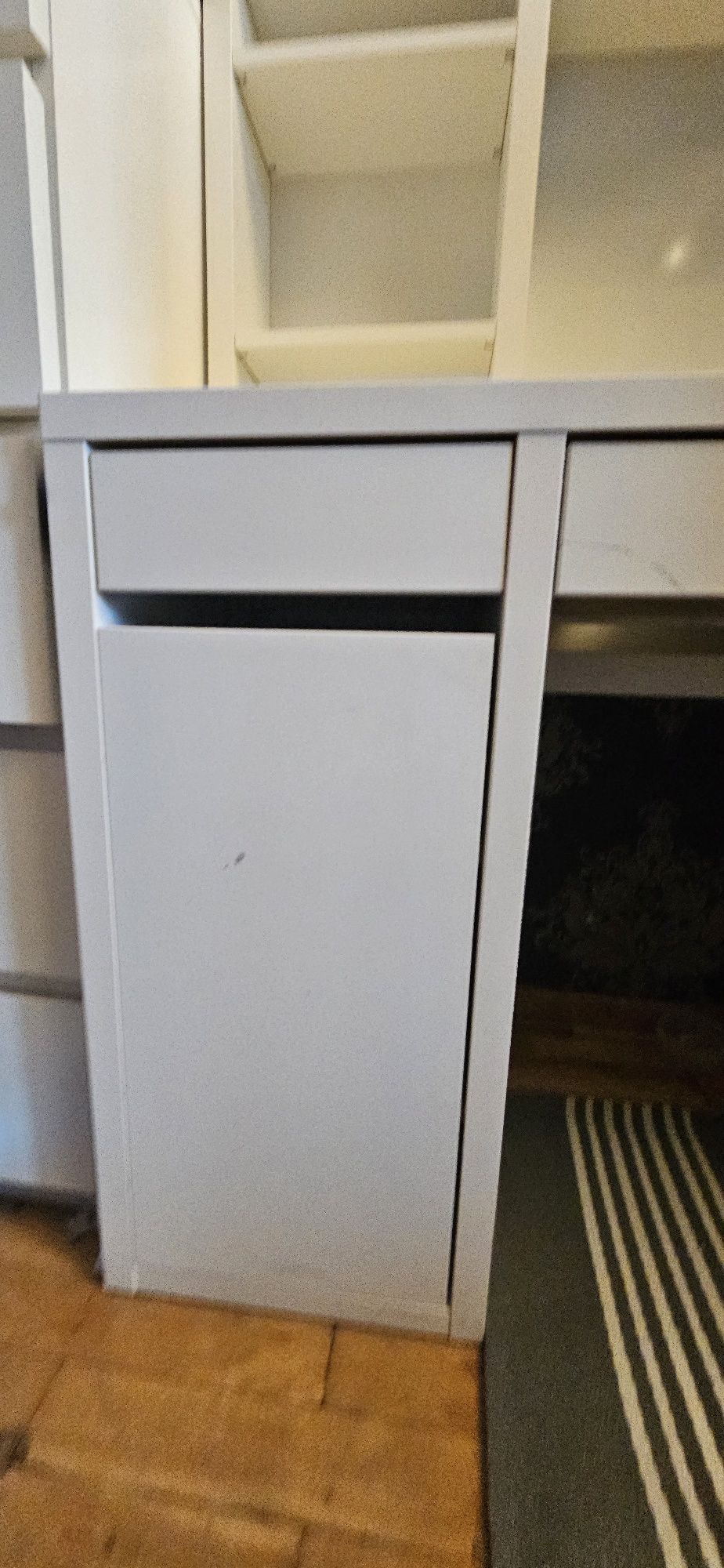 Biurko ikea Micke z nadstawką