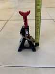 Pequeno macaco , Fazendo amostras no stand
