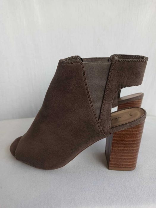 beżowe NOOOWE  UNIKAT piękne  włoskie botki  r.38