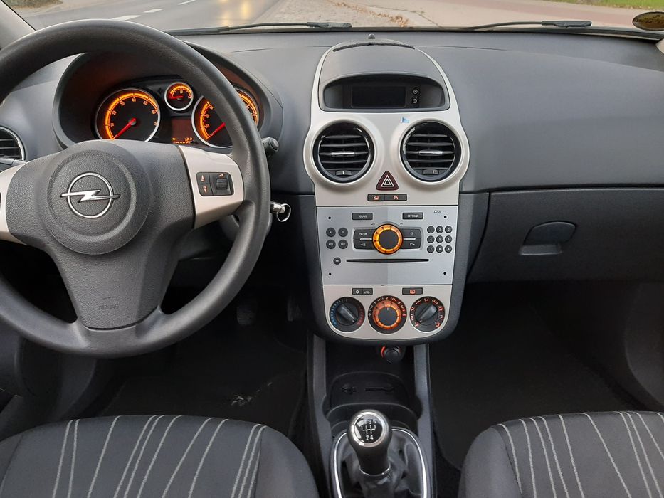 Opel corsa 1.2 benzyna rok 2007