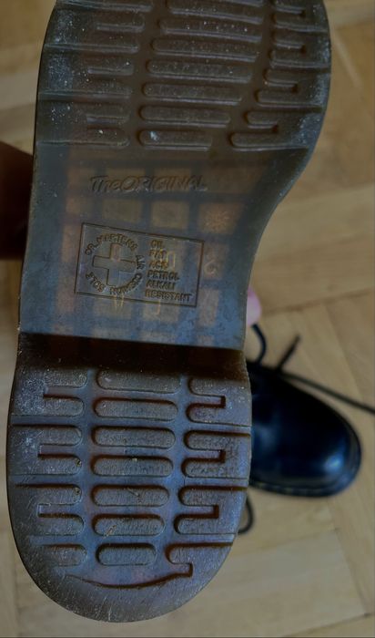 Glany dr. Martens unisex rozm. 41, czarne, skóra licowa.