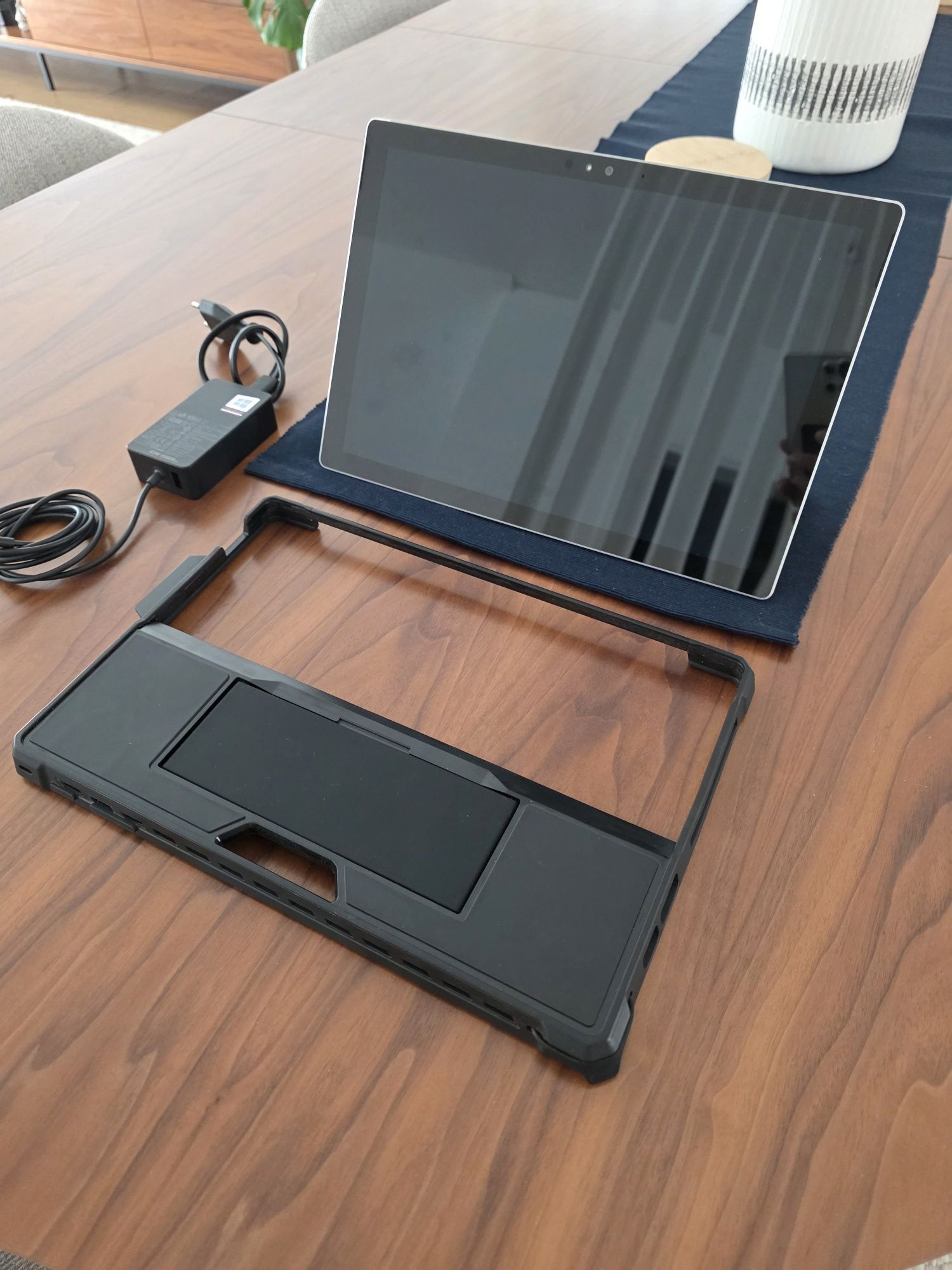 Microsoft Surface Pro 4, TCL Tab 10l Gen 2 Teclado Capa. Troca/Retoma.