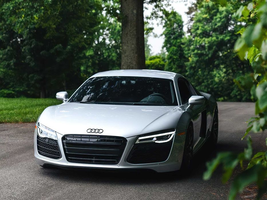 Audi R8 QUATTRO      2014