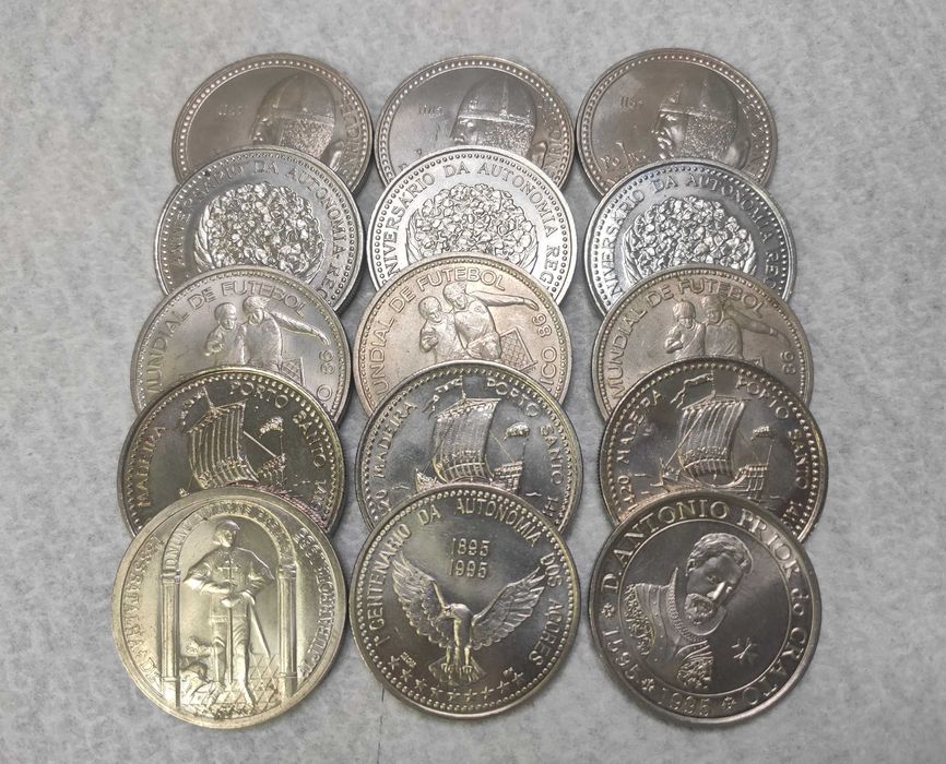 Conjunto de 15 moedas de 100$ Comemorativas