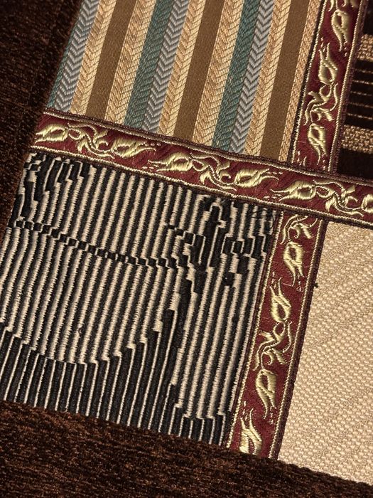 Corre-mesa, 1,60x0,35, com várias texturas e motivos. e