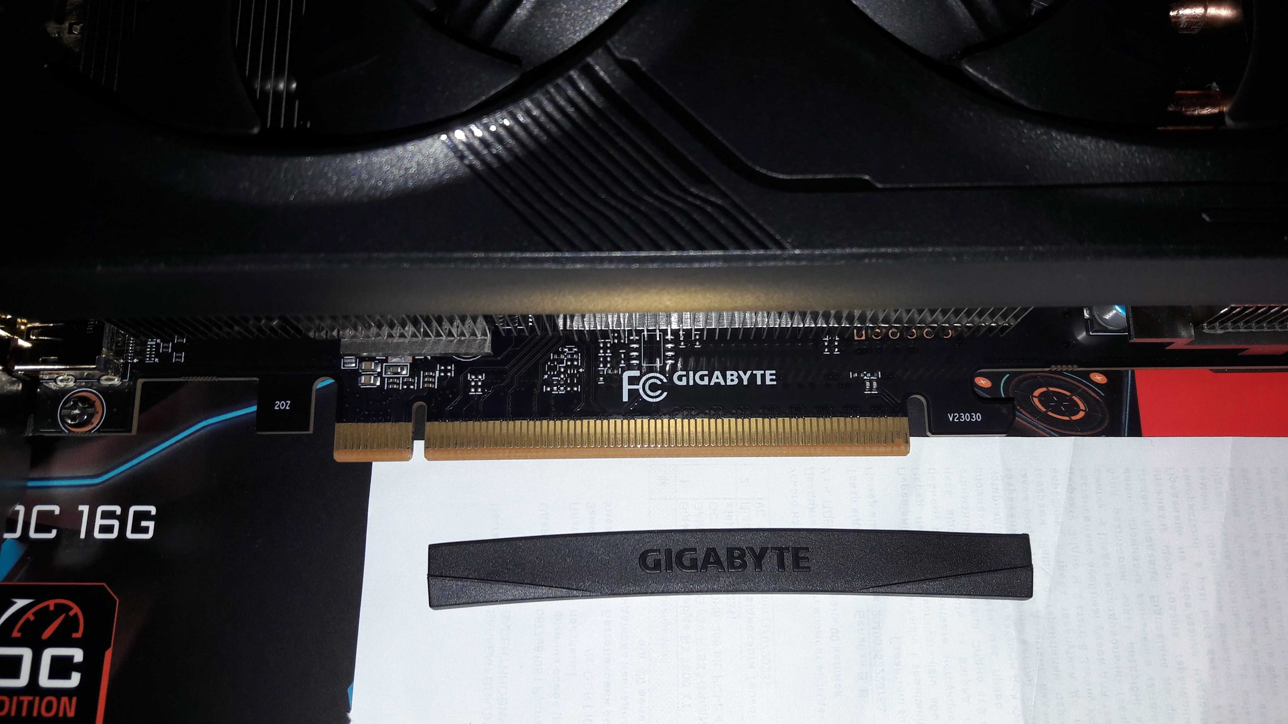 Продам відеокарту RX 7800 XT Gigabyte Gaming OC 16GB
