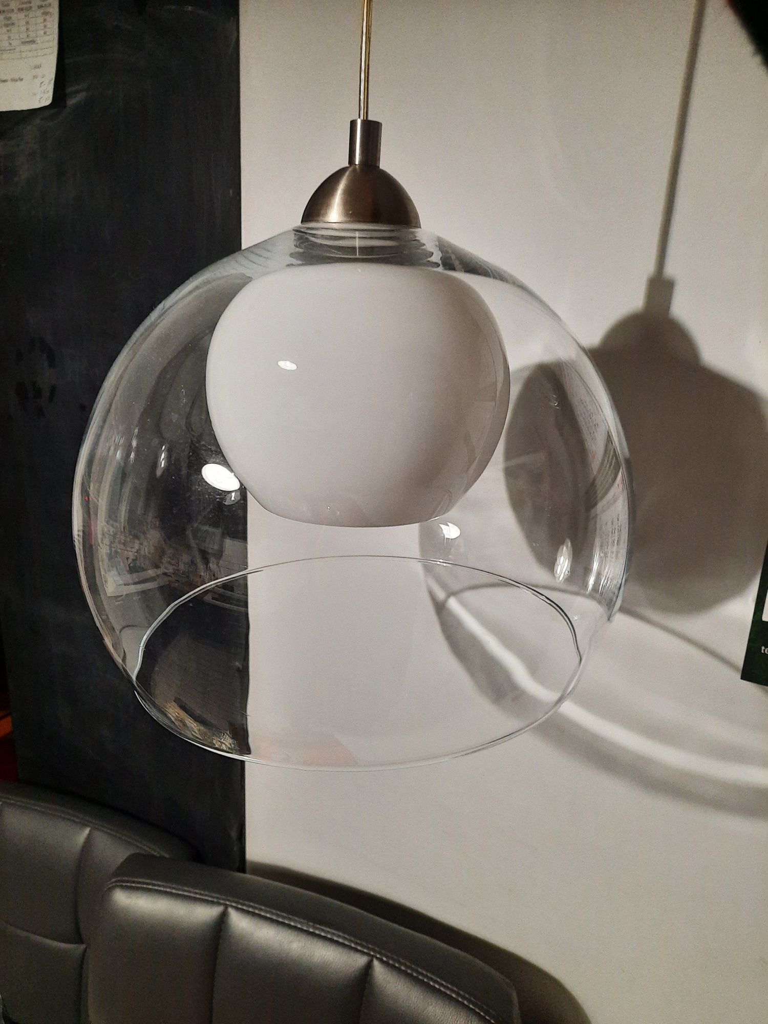 Lampa wisząca szklany klosz