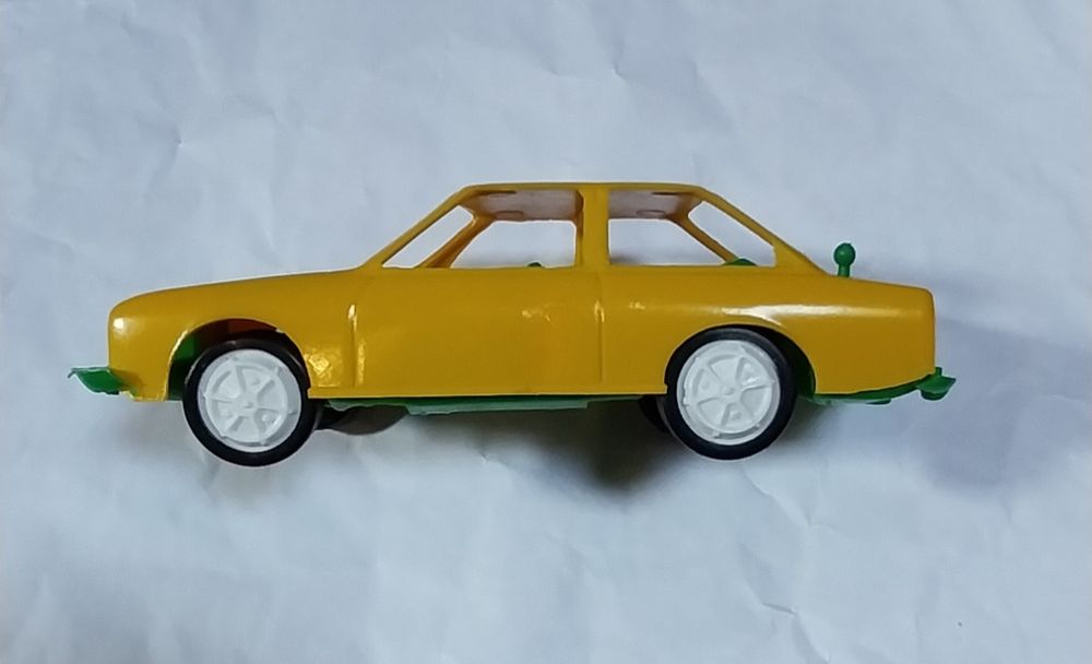 Brinquedo antigo em plástico fabrico Espanhol  Seat 124
