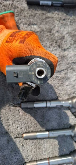 Wtryskiwacz 2.0 TDI Audi VW Seat Skoda 04L.130.277AE