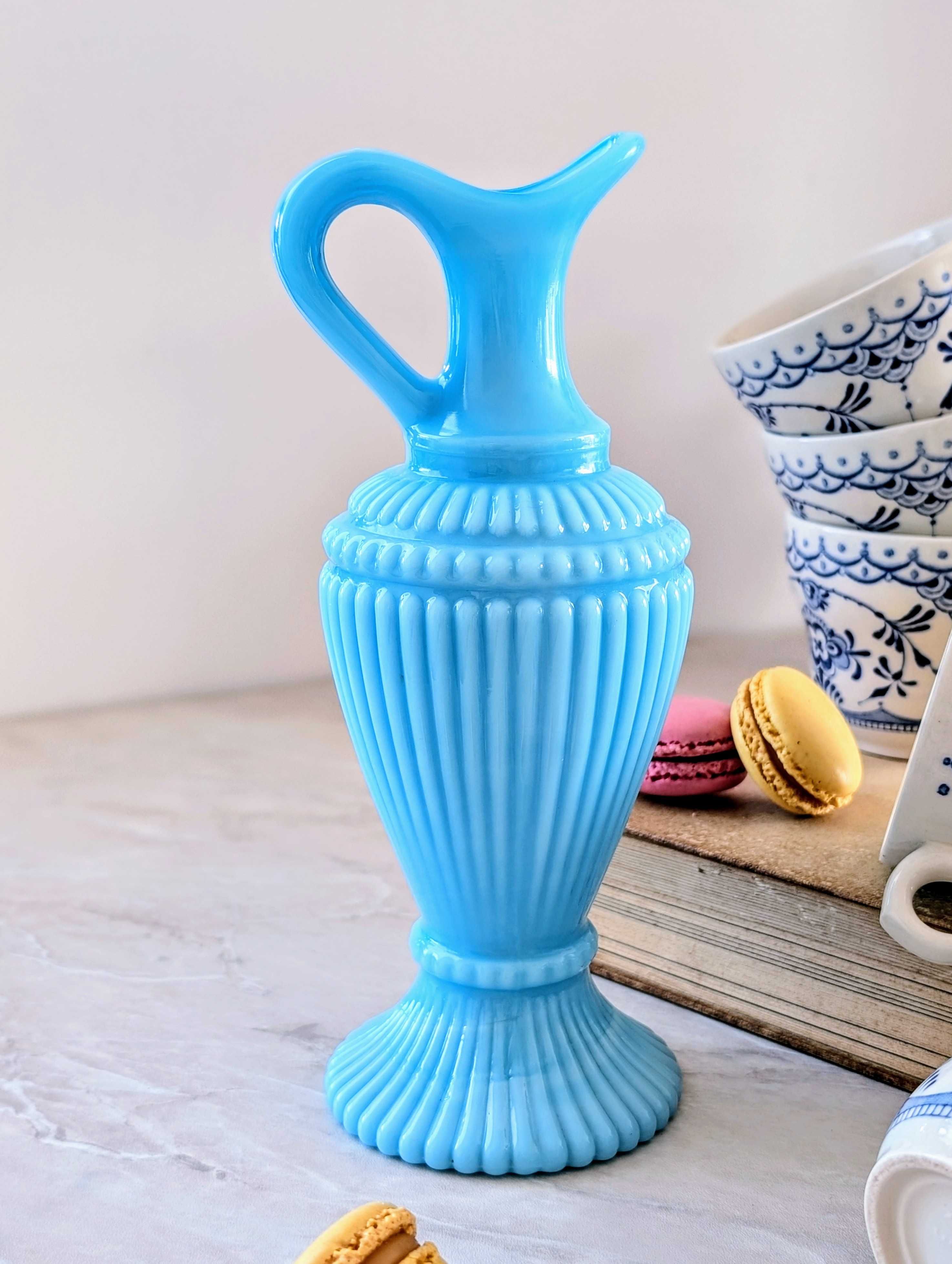 Unikatowy francuski wazonik Blue Opaline Trianon Vase