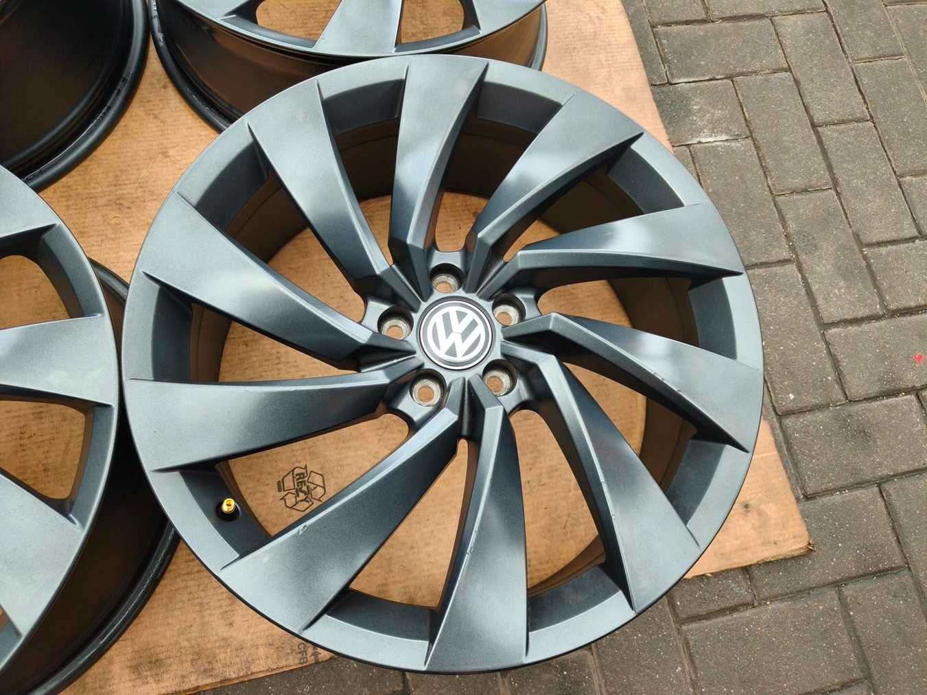 5x112 ALUFELGI R20 VW Passat B8 B9 Arteon R-Line Tiguan Superb ET40 8j