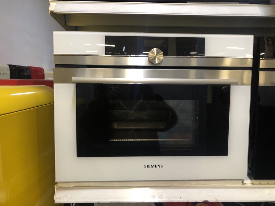 Компактна пароварка Siemens CD634GBW1