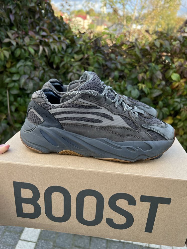 Adidas Yeezy Boost 700 V2 Mauve sneakersy brązowe daddy shoes 41 1/3