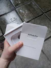 Коробка від AirPods Pro Apple