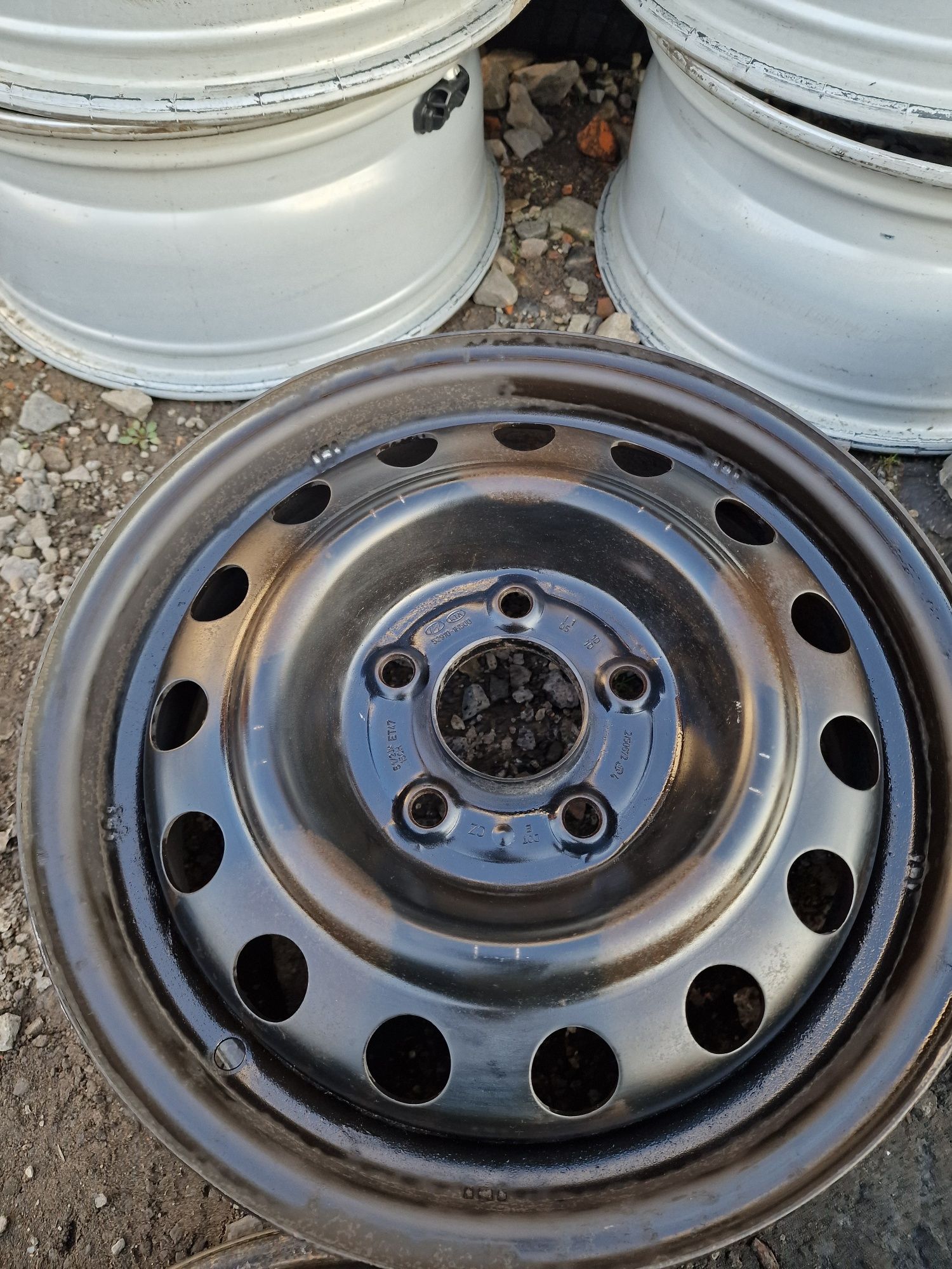Felgi stalowe 15 5×114.3 Hyundai i20 i30 Santa Fe Kia Ceed Rio Orginał